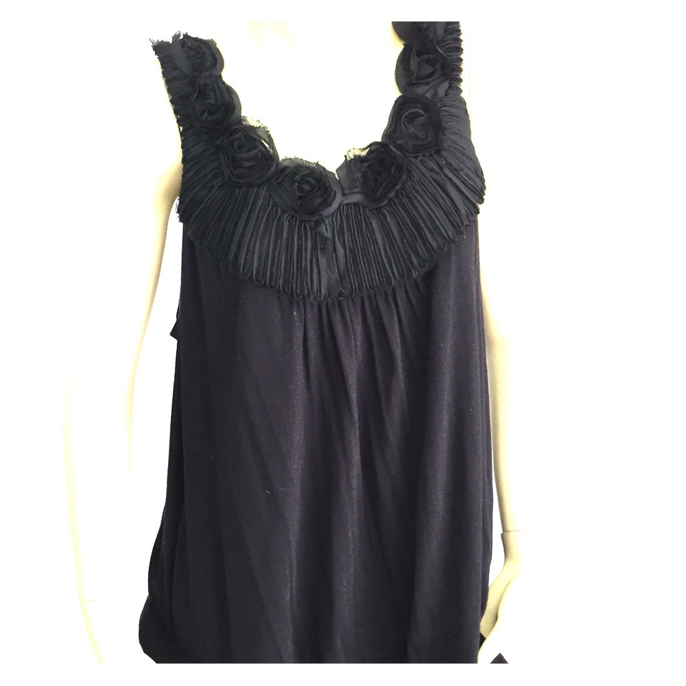 ELLE XL Black Chiffon Rose Neckline sleevelessTop